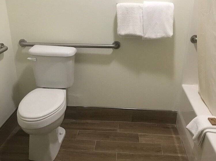 فندق Madison Inn Lodge