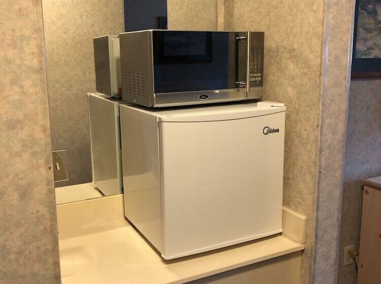 Отель Paddle Wheel Inn