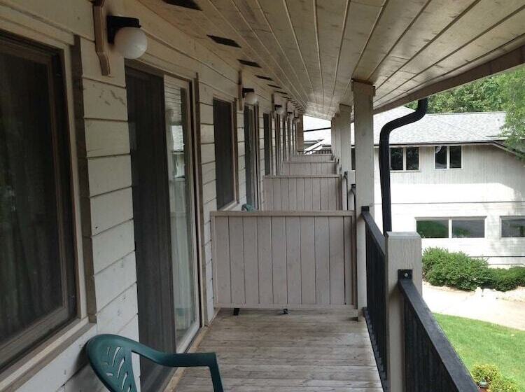 Отель Paddle Wheel Inn