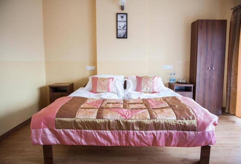 בית מלון כפרי Pensjonat Pod Kogutami