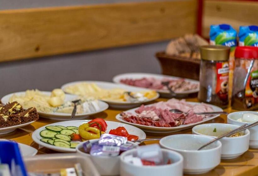 Отель Penzion A Restaurace U Vladaře