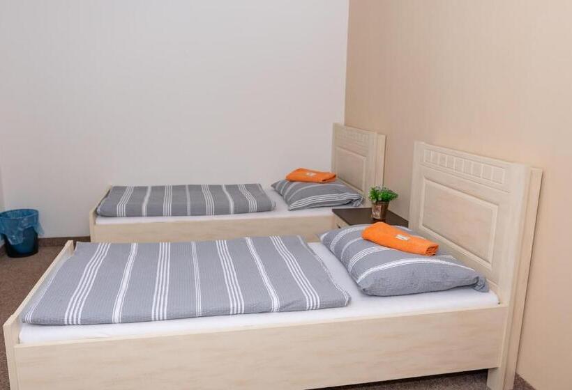 Отель Penzion A Restaurace U Vladaře