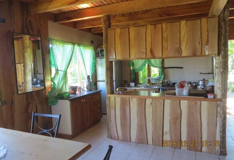 בית מלון כפרי Petrunauco Lodge