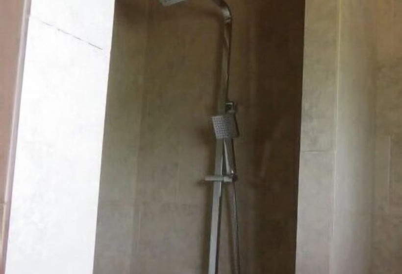 בית מלון כפרי Petrunauco Lodge