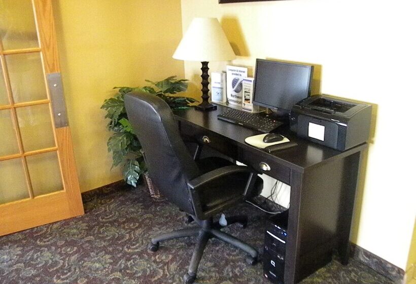 호텔 Pocahontas Inn & Suites