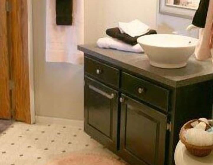 فندق Sawin  Logs Inn