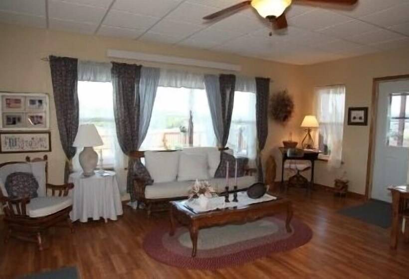 فندق Sawin  Logs Inn