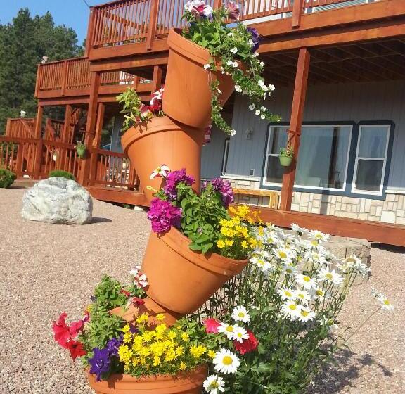 فندق Sawin  Logs Inn