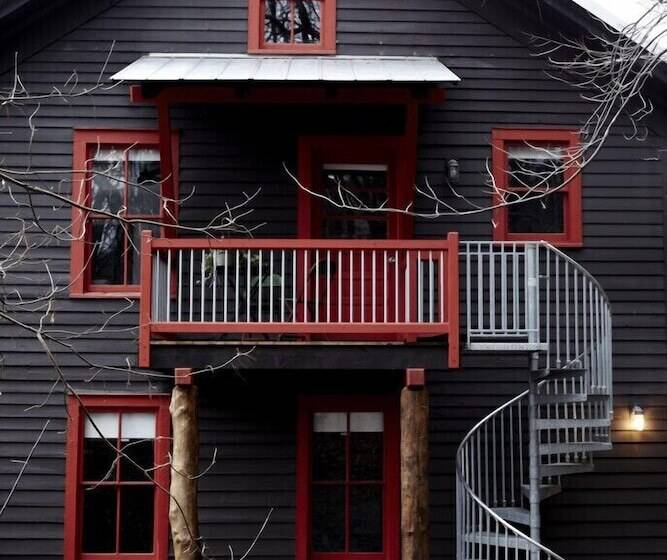 فندق Stickett Inn