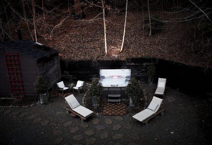 فندق Stickett Inn