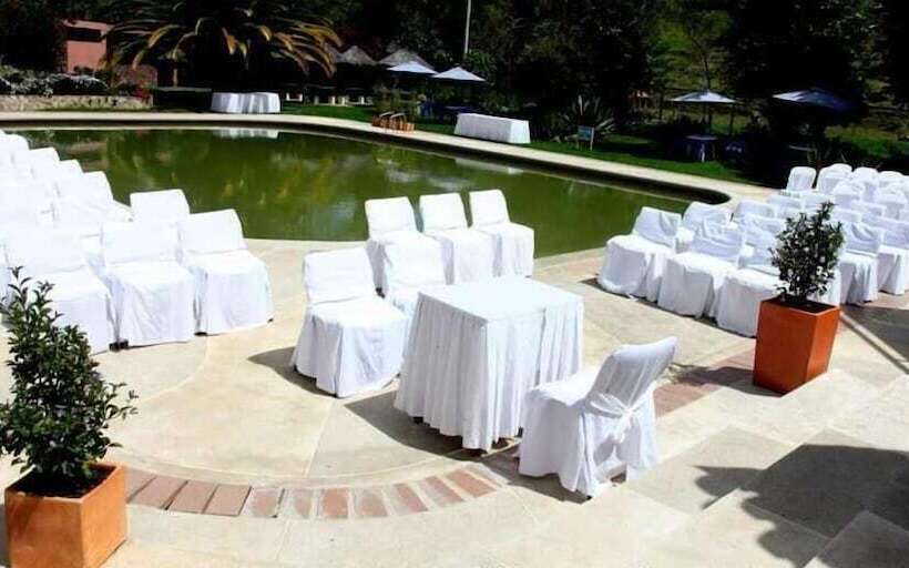 ホテル Termales El Batán