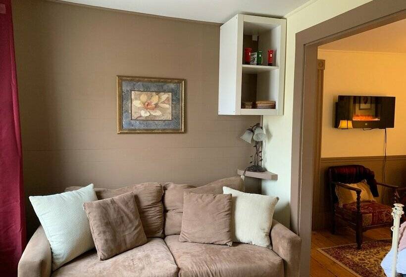 فندق The Birchwood Inn