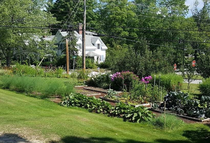 فندق The Farmstand Bed & Breakfast