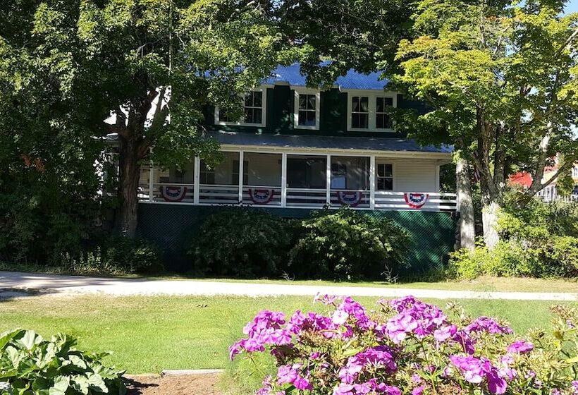 فندق The Farmstand Bed & Breakfast