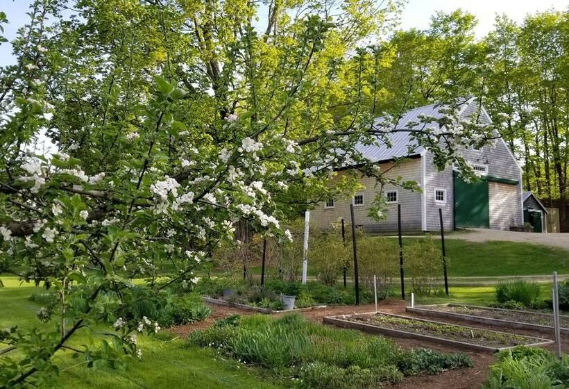 فندق The Farmstand Bed & Breakfast