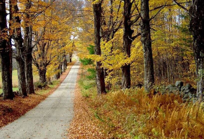 فندق Three Mountain Inn