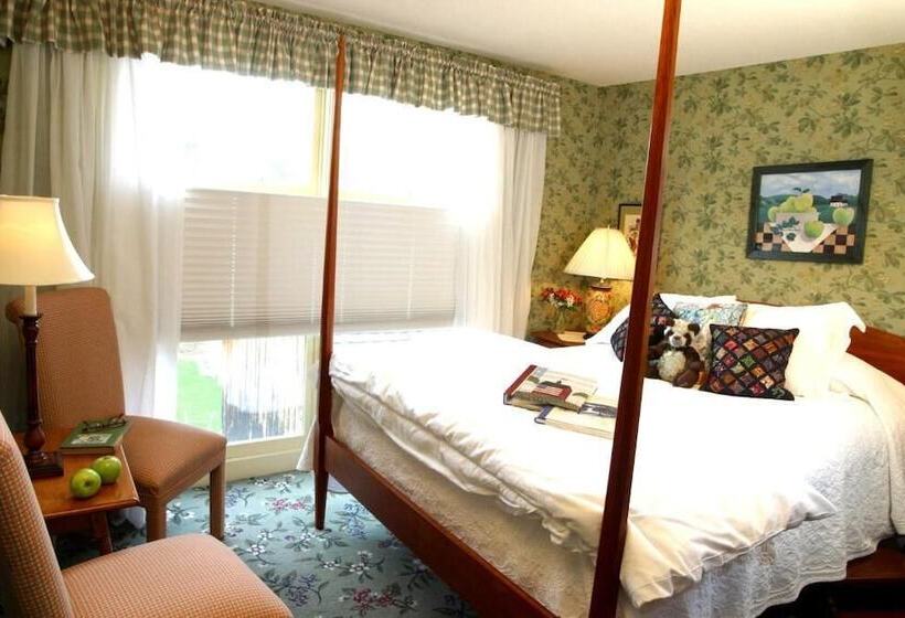 فندق Three Mountain Inn