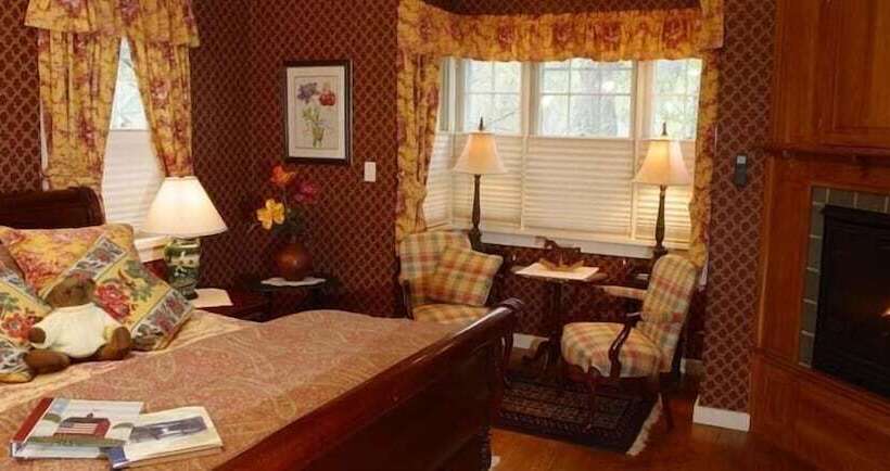 فندق Three Mountain Inn