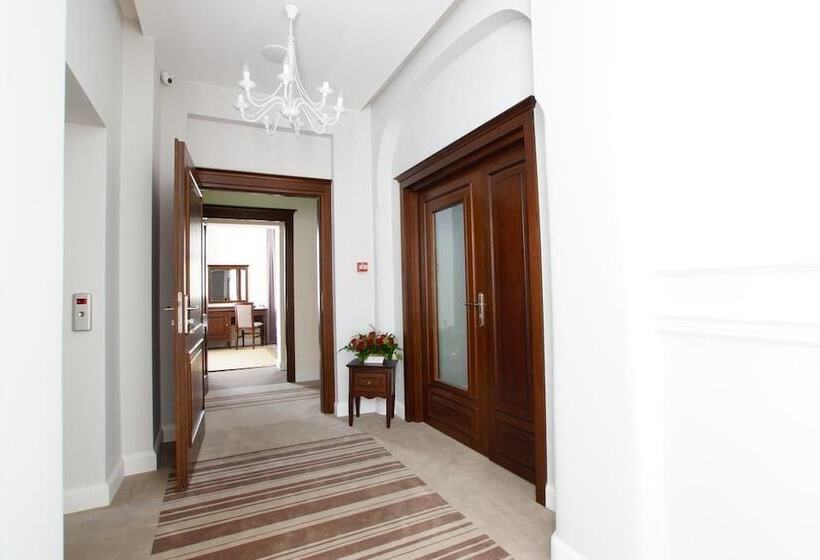 בית מלון כפרי Villa La Pierre