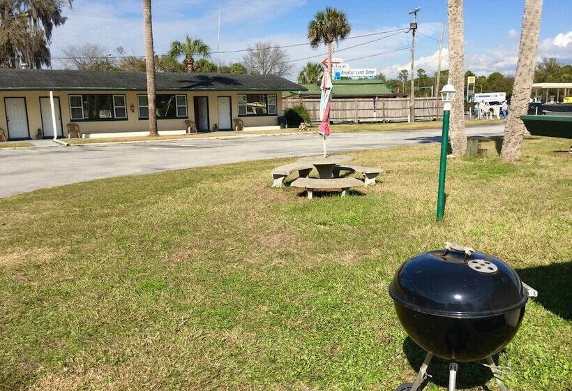 Withlacoochee Motel