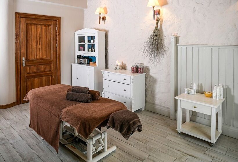 Folwark Lekuk Hotel Spa