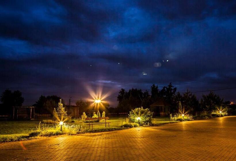 בית מלון כפרי Arkada