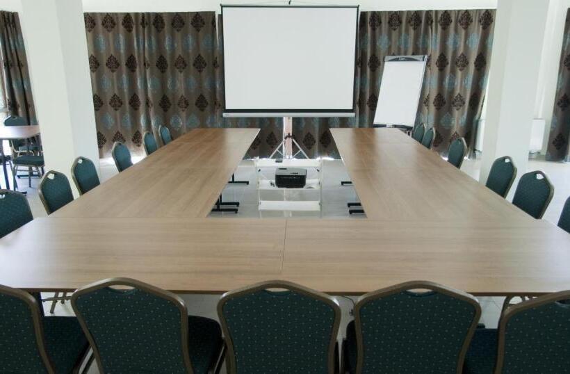 Отель Dworek Nad Pilicą