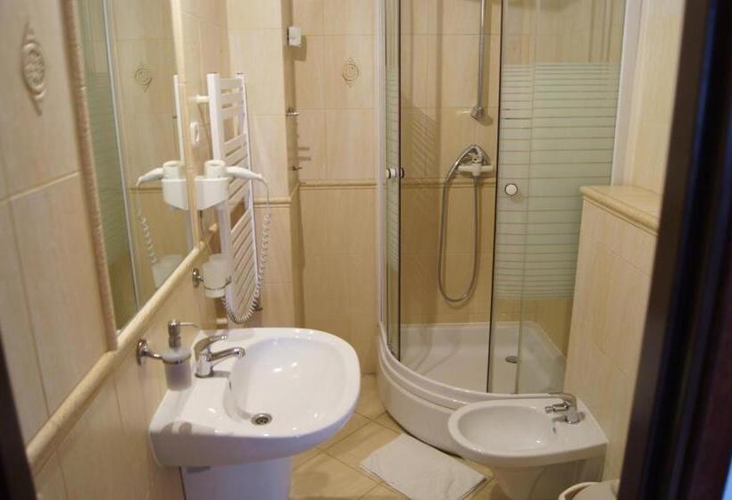 Отель Dworek Nad Pilicą