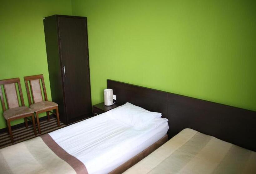 בית מלון כפרי Folklor