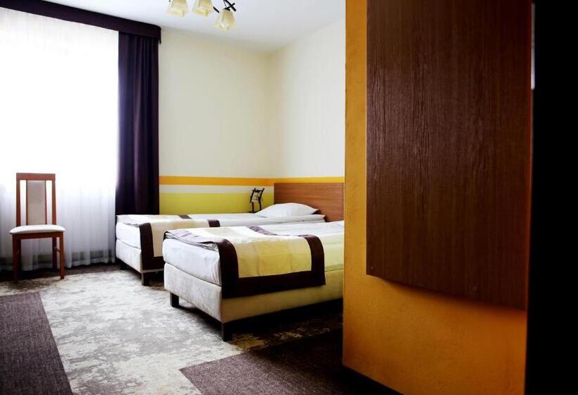 בית מלון כפרי Folklor