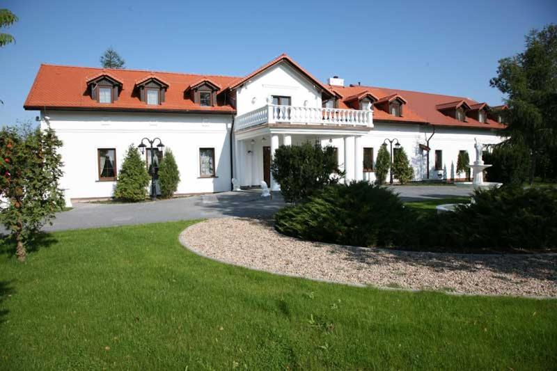 בית מלון כפרי Pamiętna Dworek