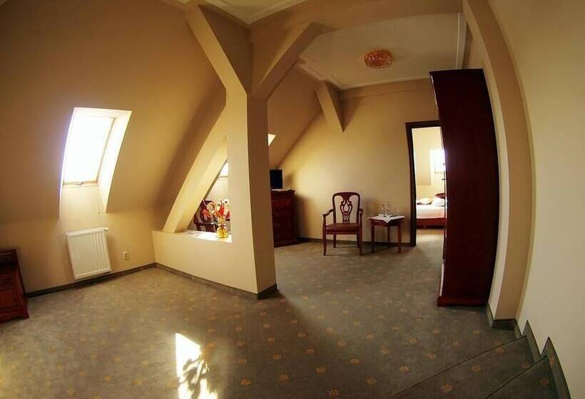 فندق Rezydencja Pod Zegarem