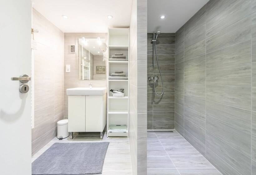 هتل Happy Home Budapest Pop