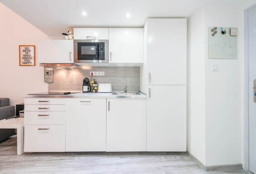 هتل Happy Home Budapest Pop