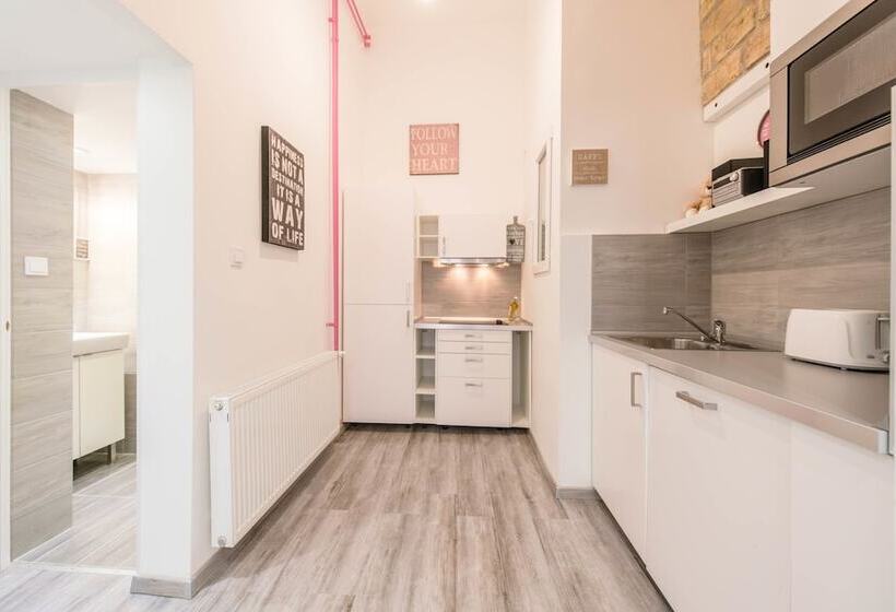 هتل Happy Home Budapest Pop