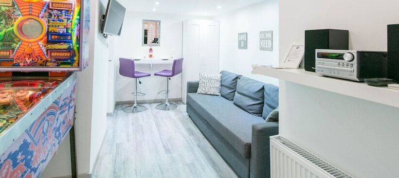 هتل Happy Home Budapest Pop