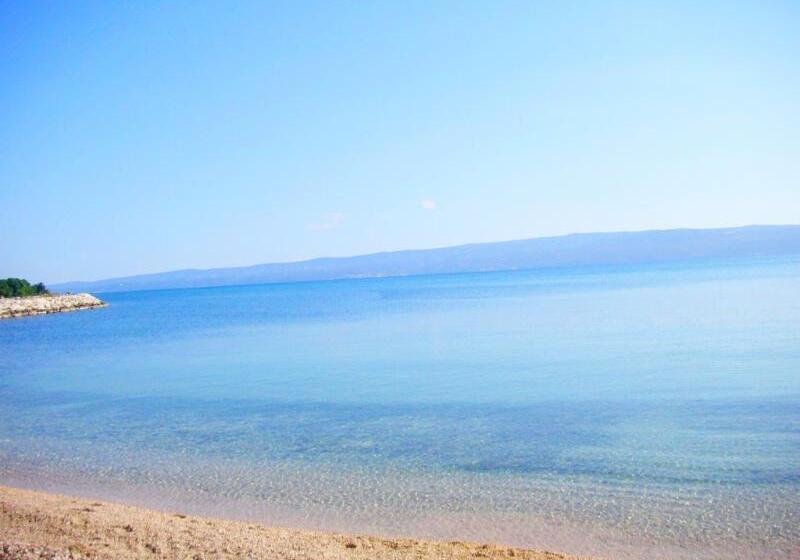 Apartments And Rooms Mladenka