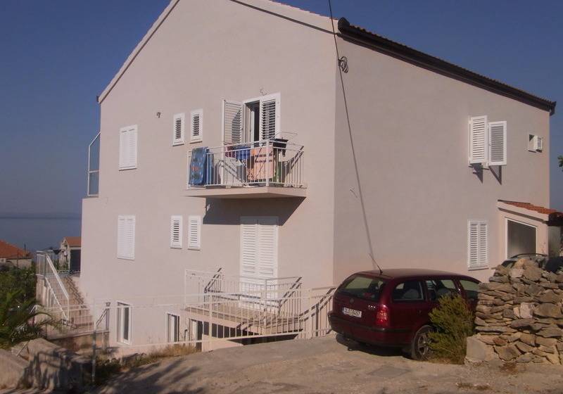 Apartments And Rooms Mladenka