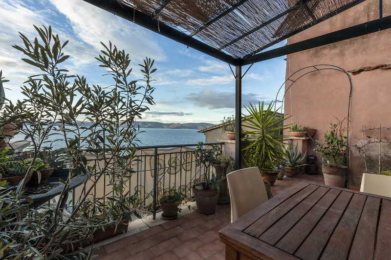 צימר Domus Angularia