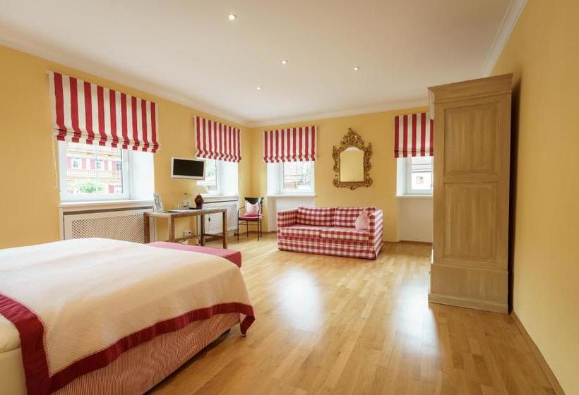 ホテル Bernhard S  Und Restaurant