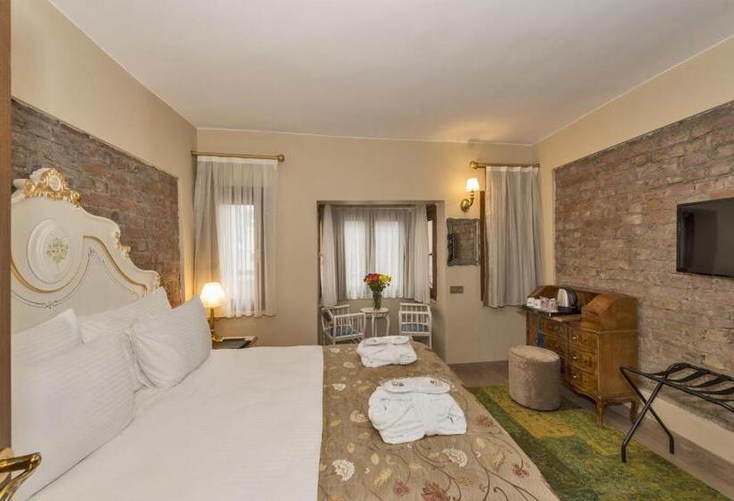 By Murat Royal Hotels