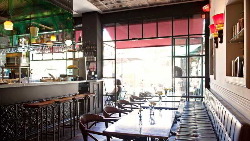 פונדק The Corner Roma