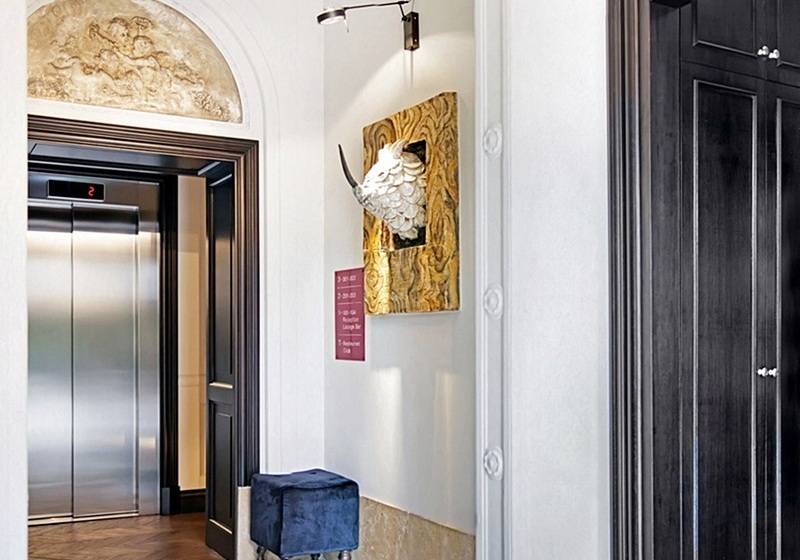 مسافرخانه The Corner Roma