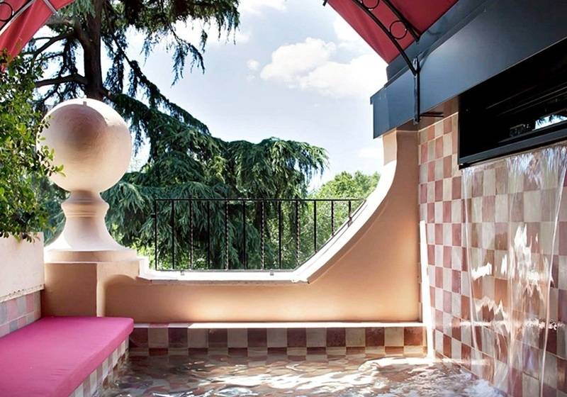 פונדק The Corner Roma