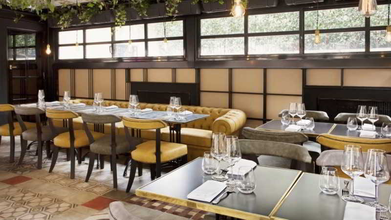 פונדק The Corner Roma