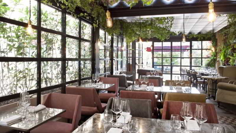 مسافرخانه The Corner Roma