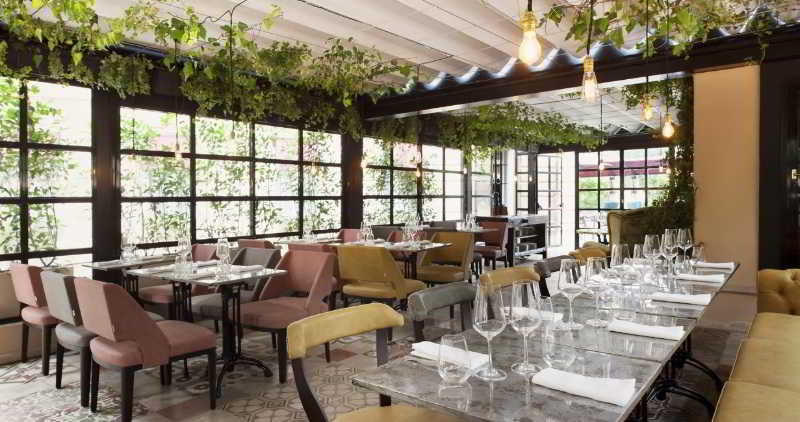 פונדק The Corner Roma