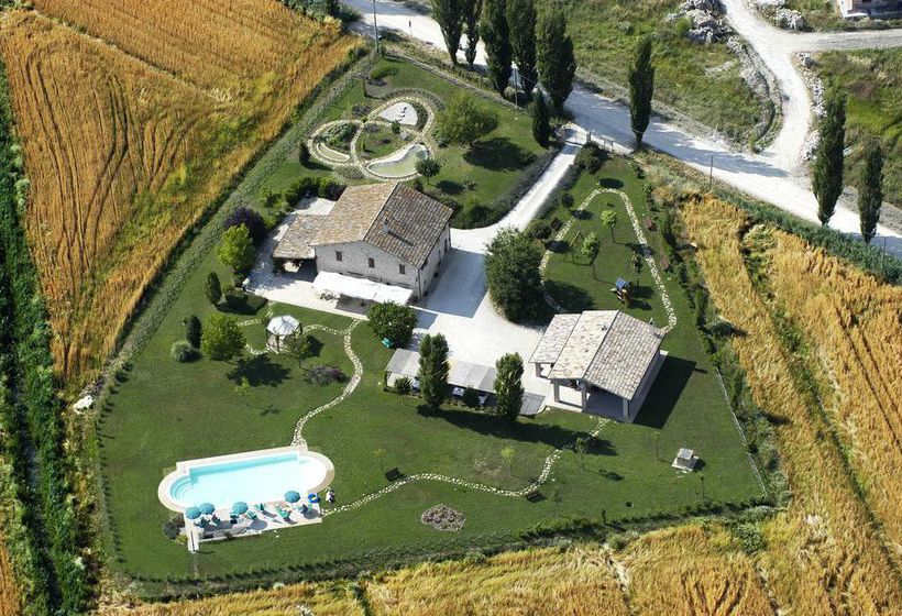 Отель Agriturismo Le Due Torri Ponte Pazienza