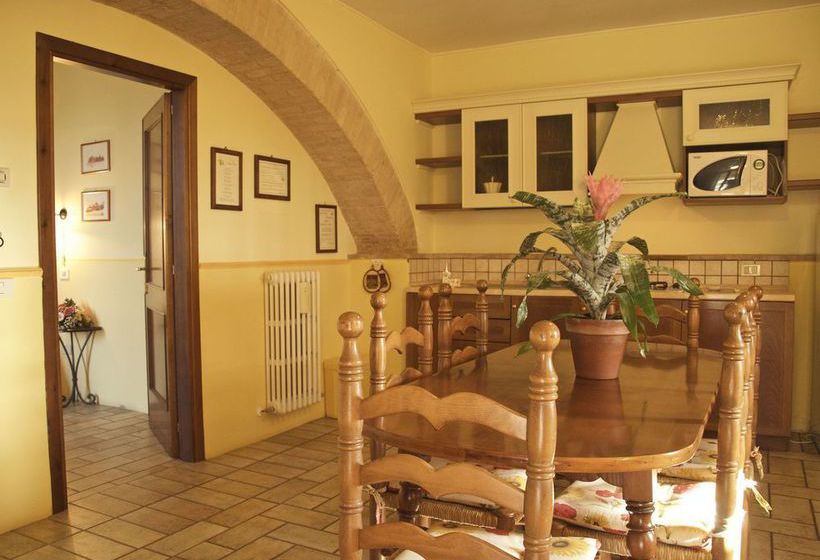 Отель Agriturismo Le Due Torri Ponte Pazienza