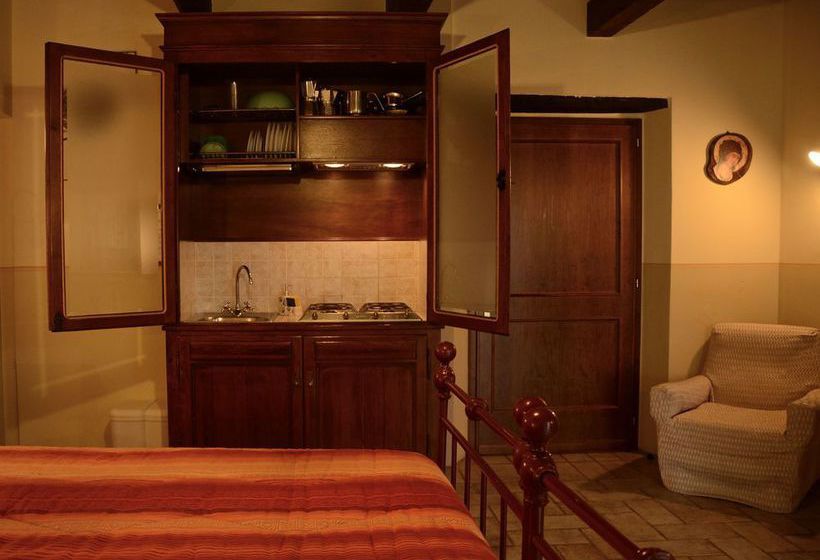 Отель Agriturismo Le Due Torri Ponte Pazienza